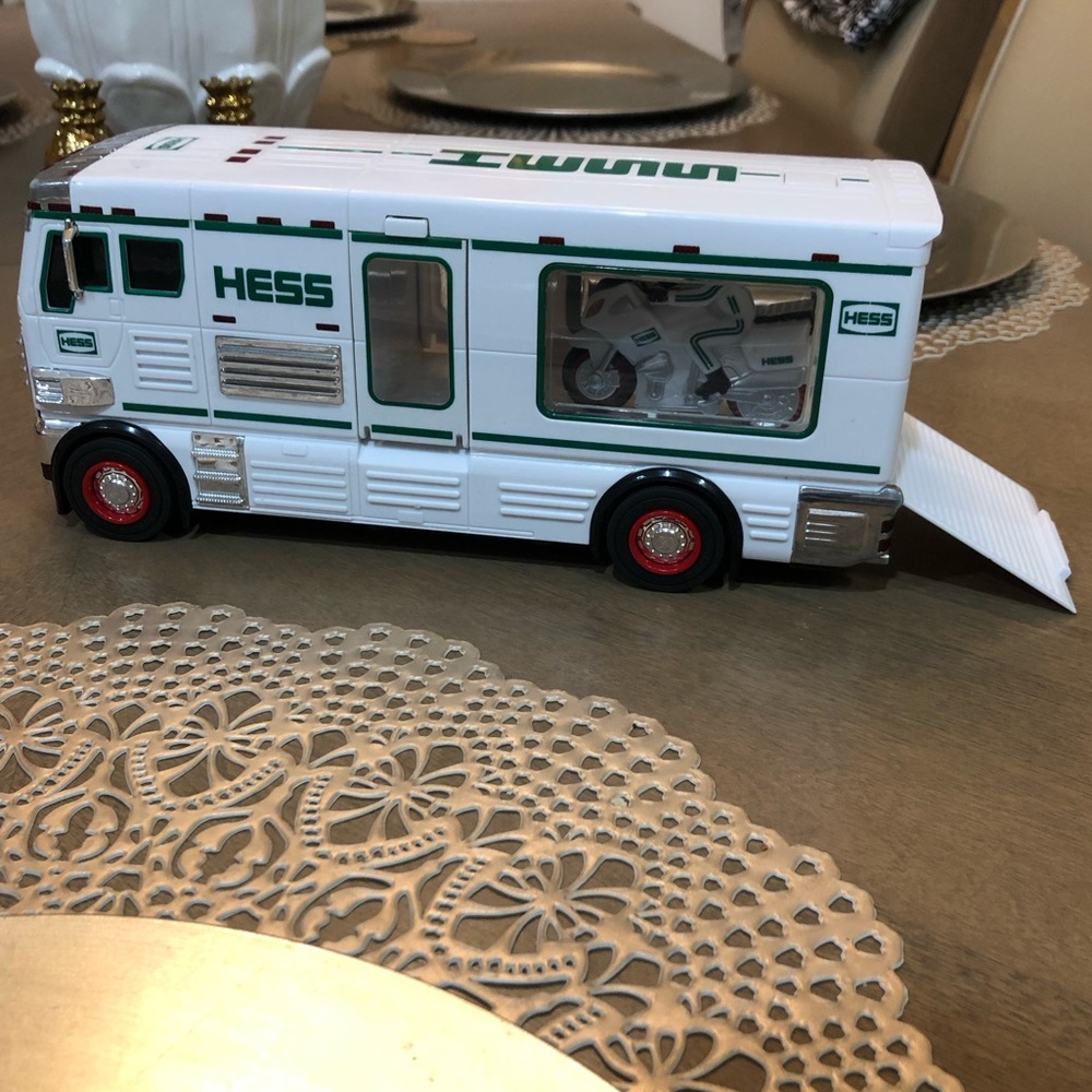 HESS 2018 RV With ATV and Motorbike Motorcycle Collector Collection Set - Picture 7 of 10